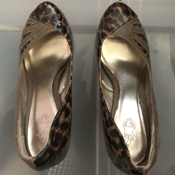 High heel shoes with leopard print - Picture 7 of 7